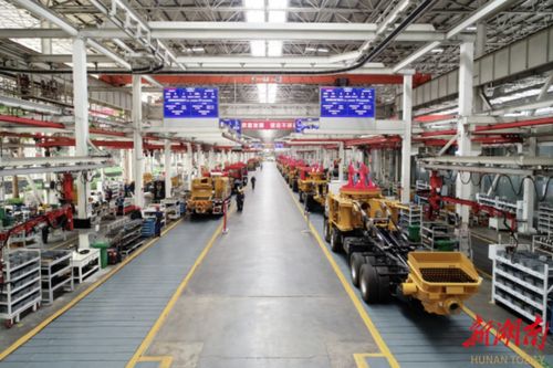 工程機械產(chǎn)業(yè),攀高向新立標(biāo)桿