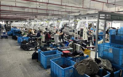 秋冬"神褲"賣爆:新品牌半個月賣了3.2億,代工廠一天出貨13萬件